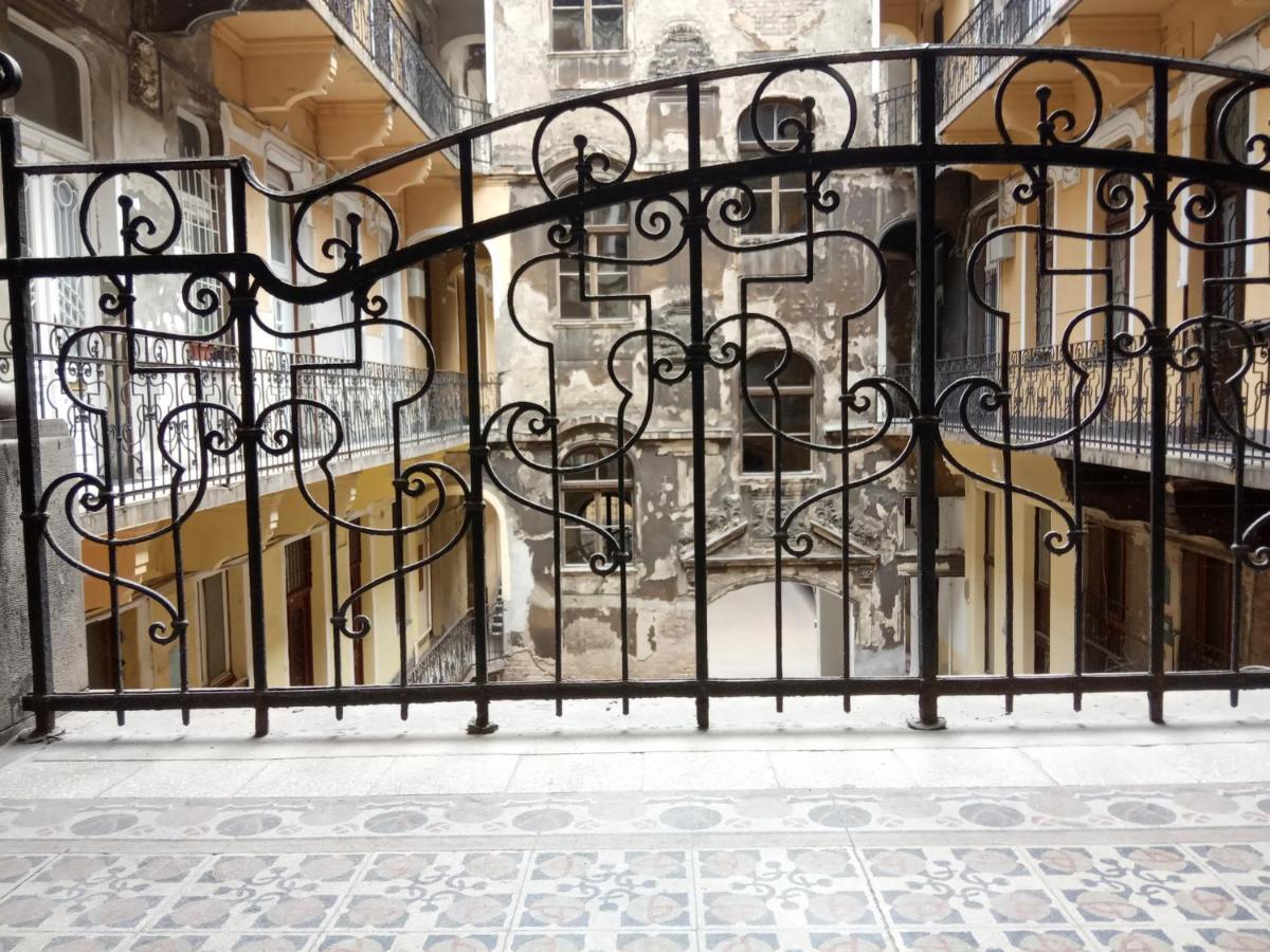 Jolie Apartment In Historical Center Budapest Esterno foto